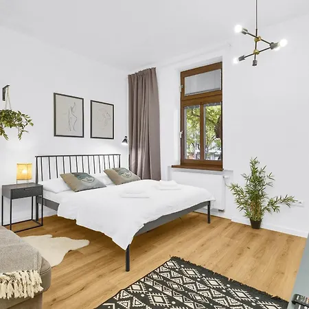 Comfort - 5 Min Walk To Nivy Bus Station And Twin