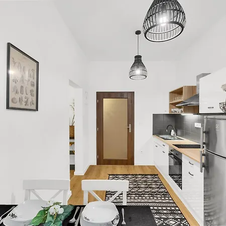 Comfort - 5 Min Walk To Nivy Bus Station And Twin