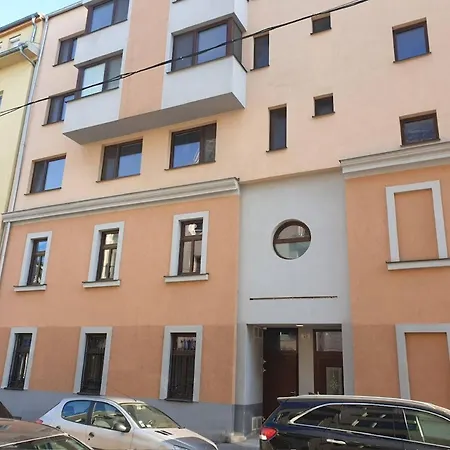 Comfort - 5 Min Walk To Nivy Bus Station And Twin Братислава