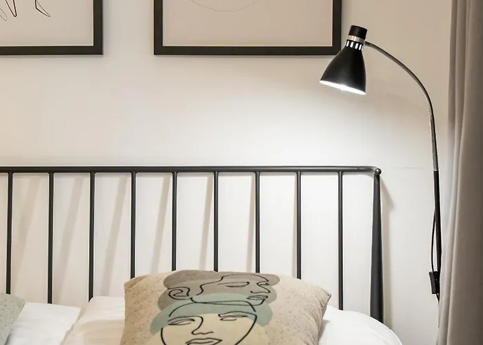 Comfort - 5 Min Walk To Nivy Bus Station And Twin * Bratislava