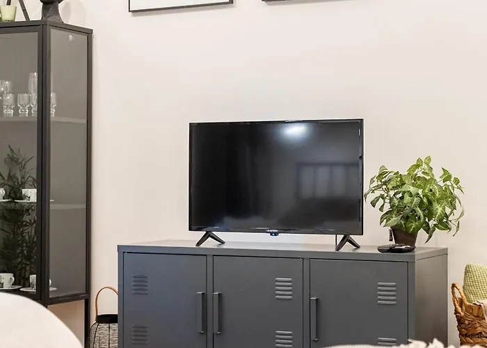 Comfort - 5 Min Walk To Nivy Bus Station And Twin *