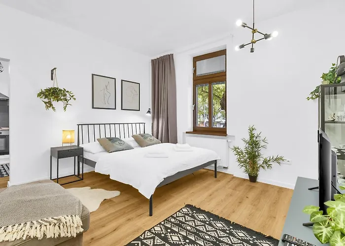 Comfort - 5 Min Walk To Nivy Bus Station And Twin