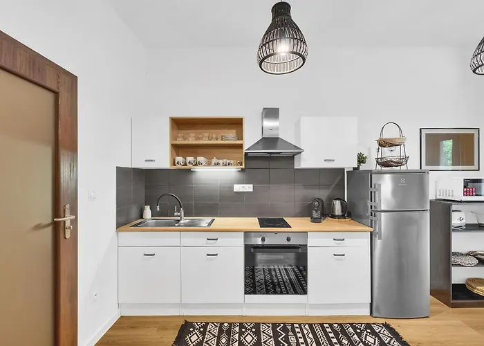 Comfort - 5 Min Walk To Nivy Bus Station And Twin Pozsony