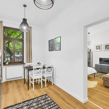 Comfort - 5 Min Walk To Nivy Bus Station And Twin *