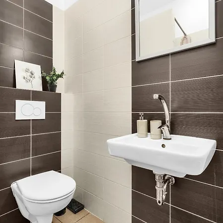 Comfort - 5 Min Walk To Nivy Bus Station And Twin Apartment Bratislava